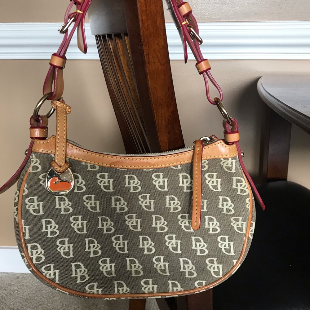 Dooney & Bourke Shoulder Strap Purse